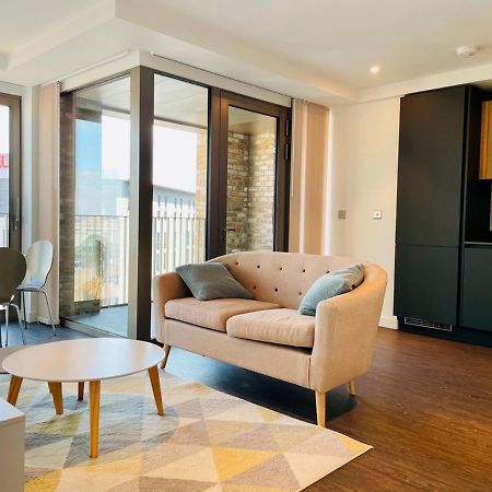 Royal Wharf Apartments Лондон Екстериор снимка