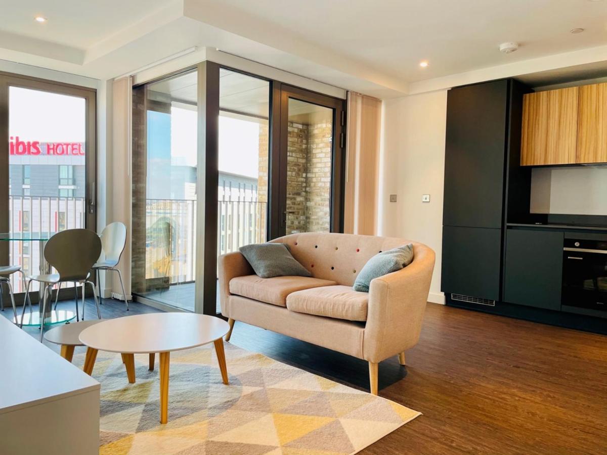Royal Wharf Apartments Лондон Екстериор снимка